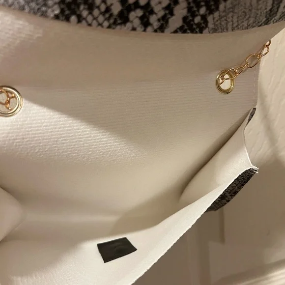 Snakeskin Print Crossbody Bag - Picture 3 of 3